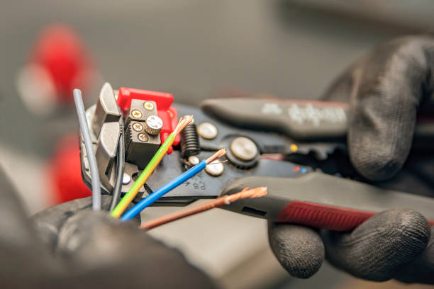 Best Licensed Electrician  in Fraser, MI